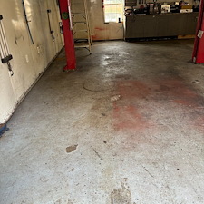 Auto-Body-Shop-in-Johnston-City-IL-Ditches-Epoxy-And-Chooses-Polyaspartic-Coating 3