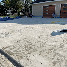 Home-Owner-in-Bartelso-IL-Enhances-Their-Driveway-with-Polyaspartic-Coating 0